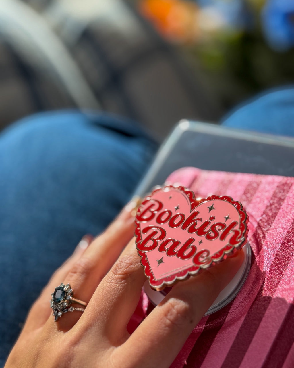 Bookish Babe Magnetic E-reader/ Phone Grip