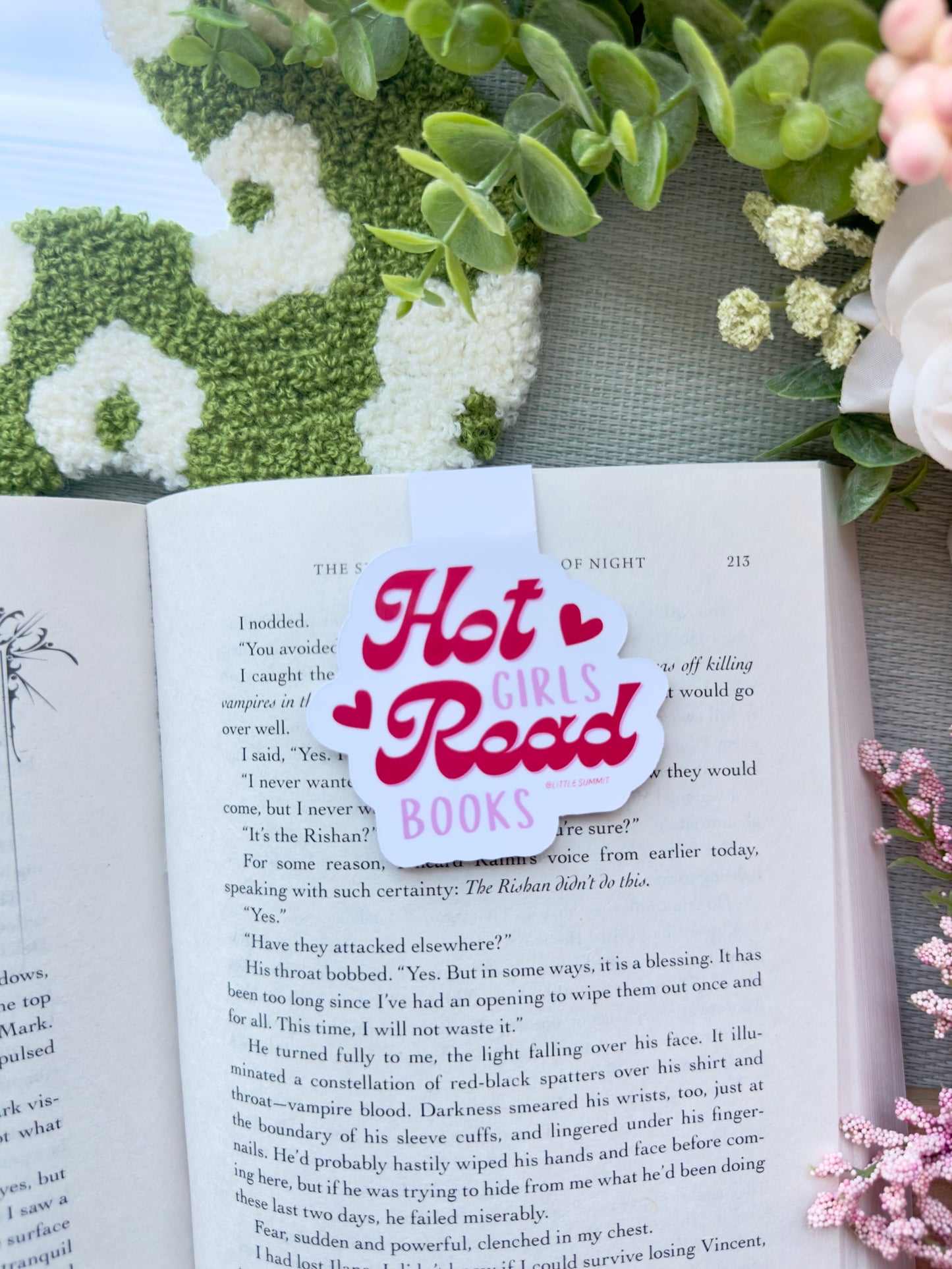 Hot Girls Read Books Magnetic Bookmark