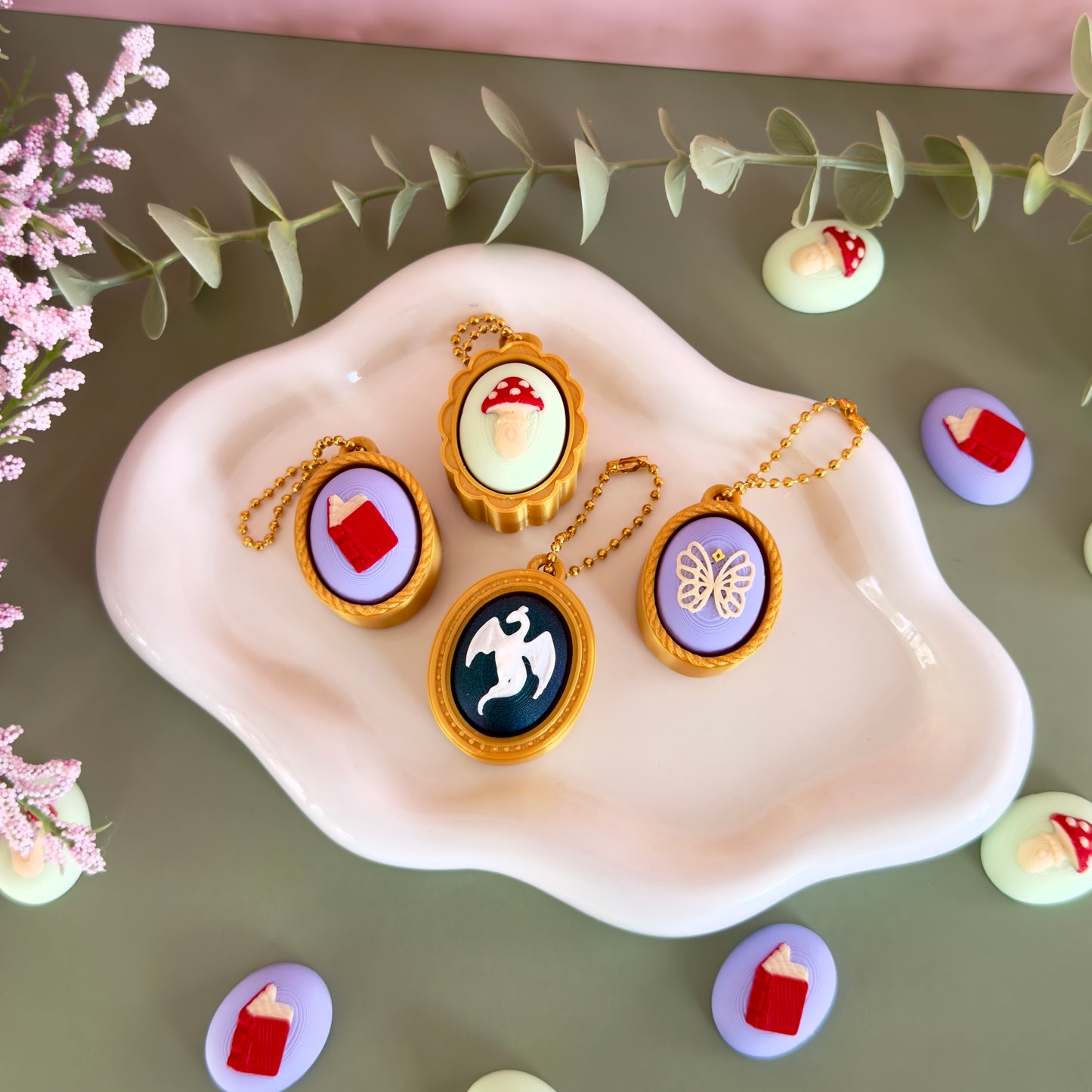 Fantasy Cameo Fidget Clicker
