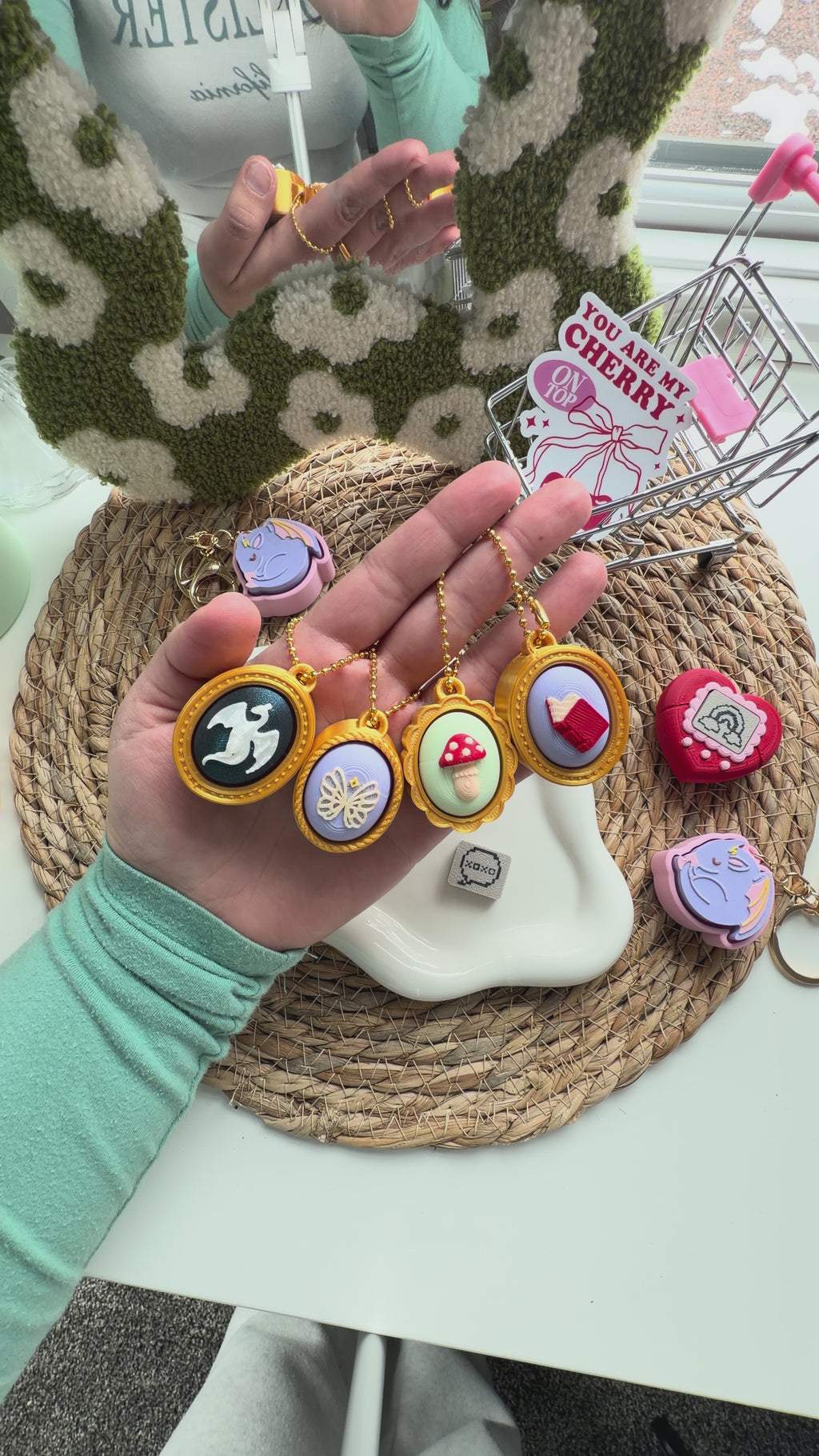 Fantasy Cameo Fidget Clicker